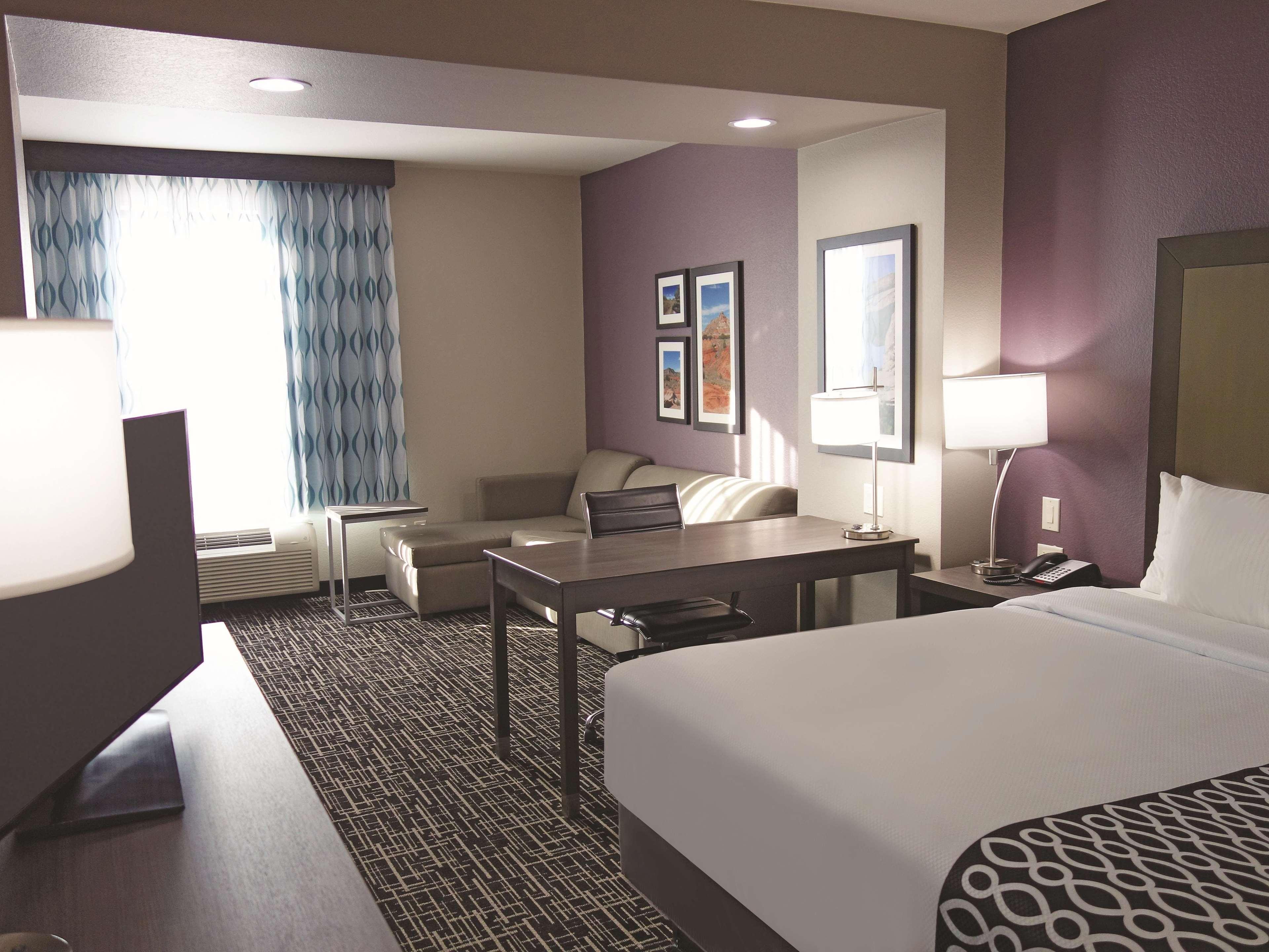 Hotel La Quinta By Wyndham Pampa Zewnętrze zdjęcie
