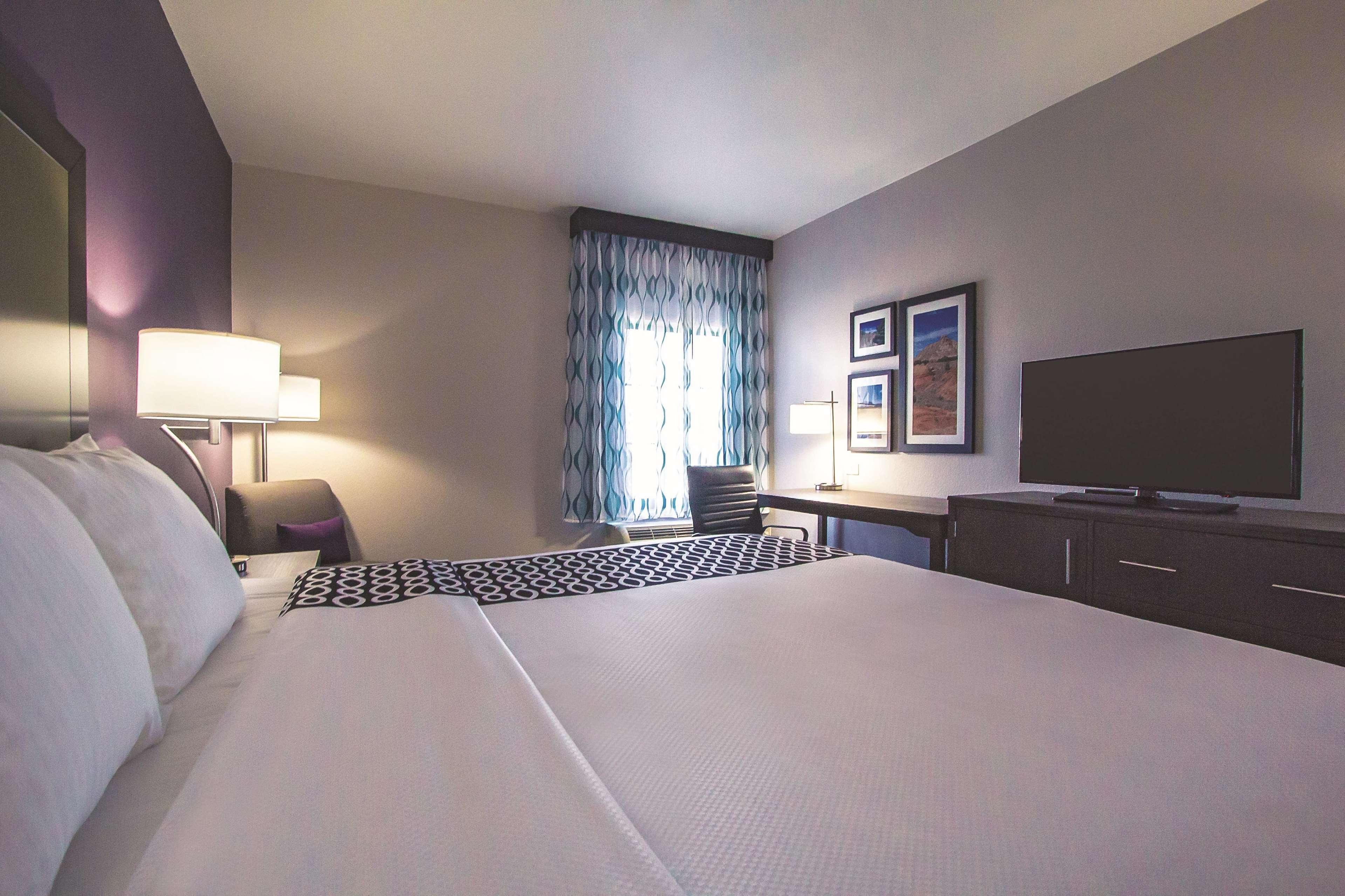 Hotel La Quinta By Wyndham Pampa Zewnętrze zdjęcie