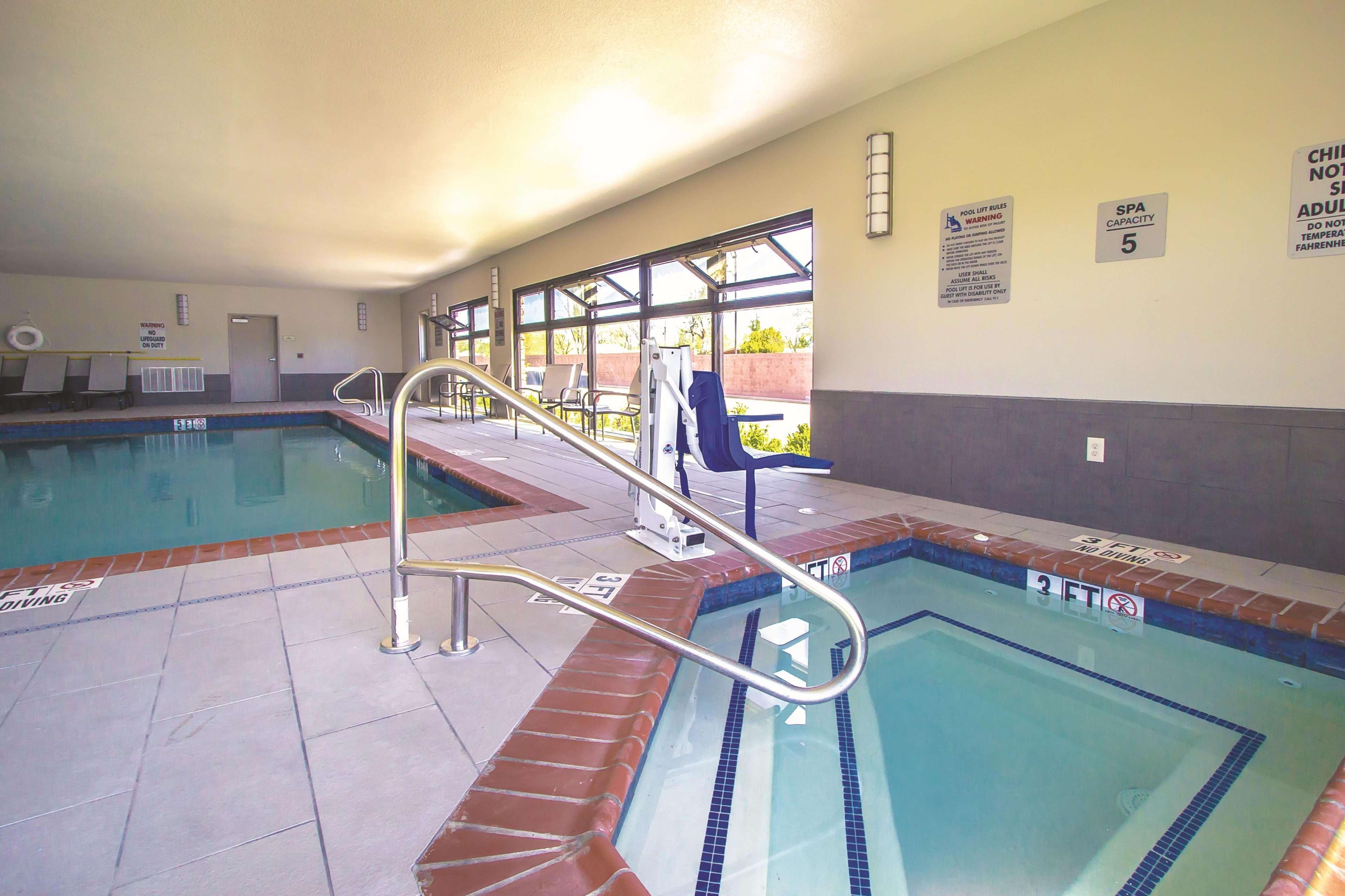 Hotel La Quinta By Wyndham Pampa Zewnętrze zdjęcie