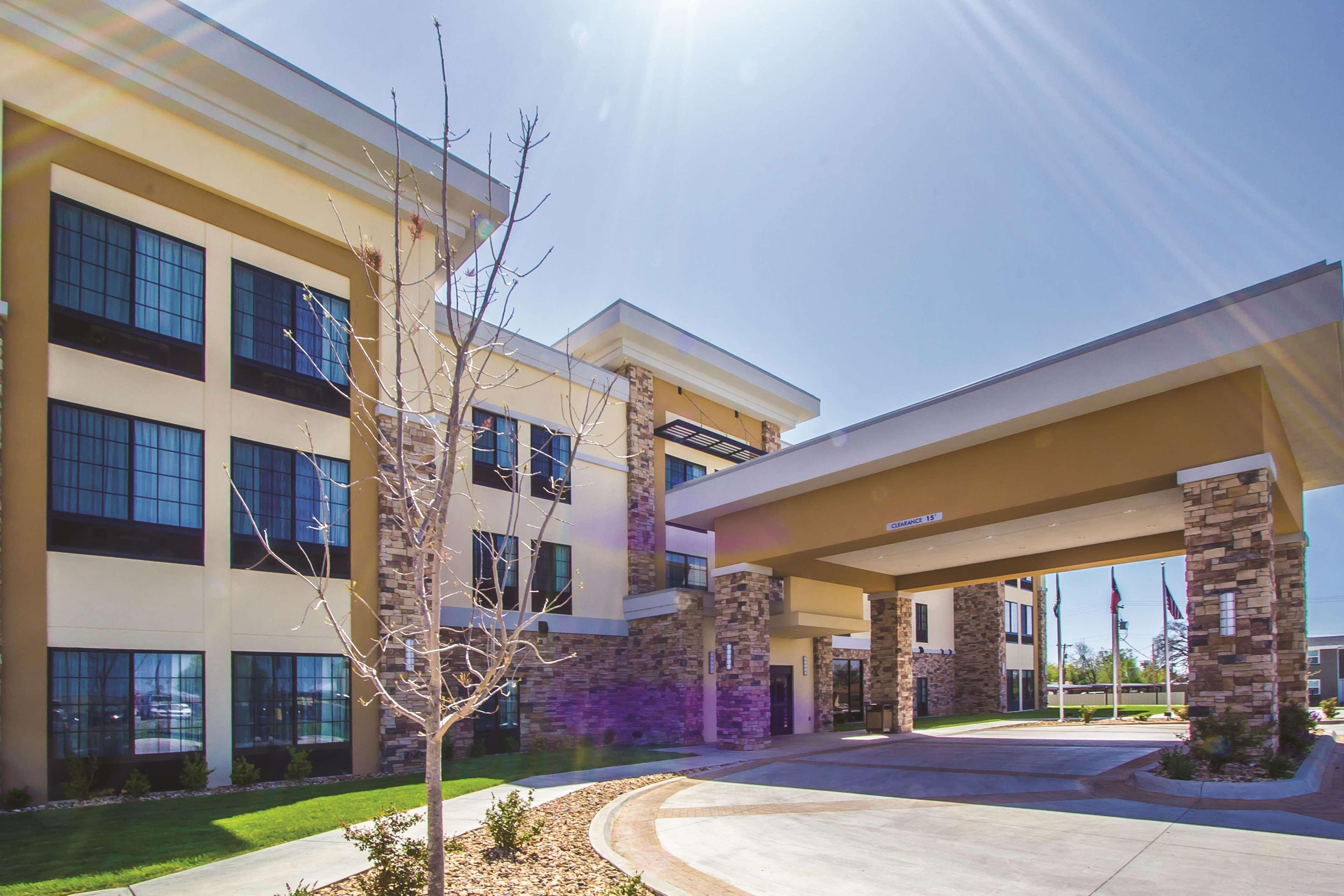 Hotel La Quinta By Wyndham Pampa Zewnętrze zdjęcie