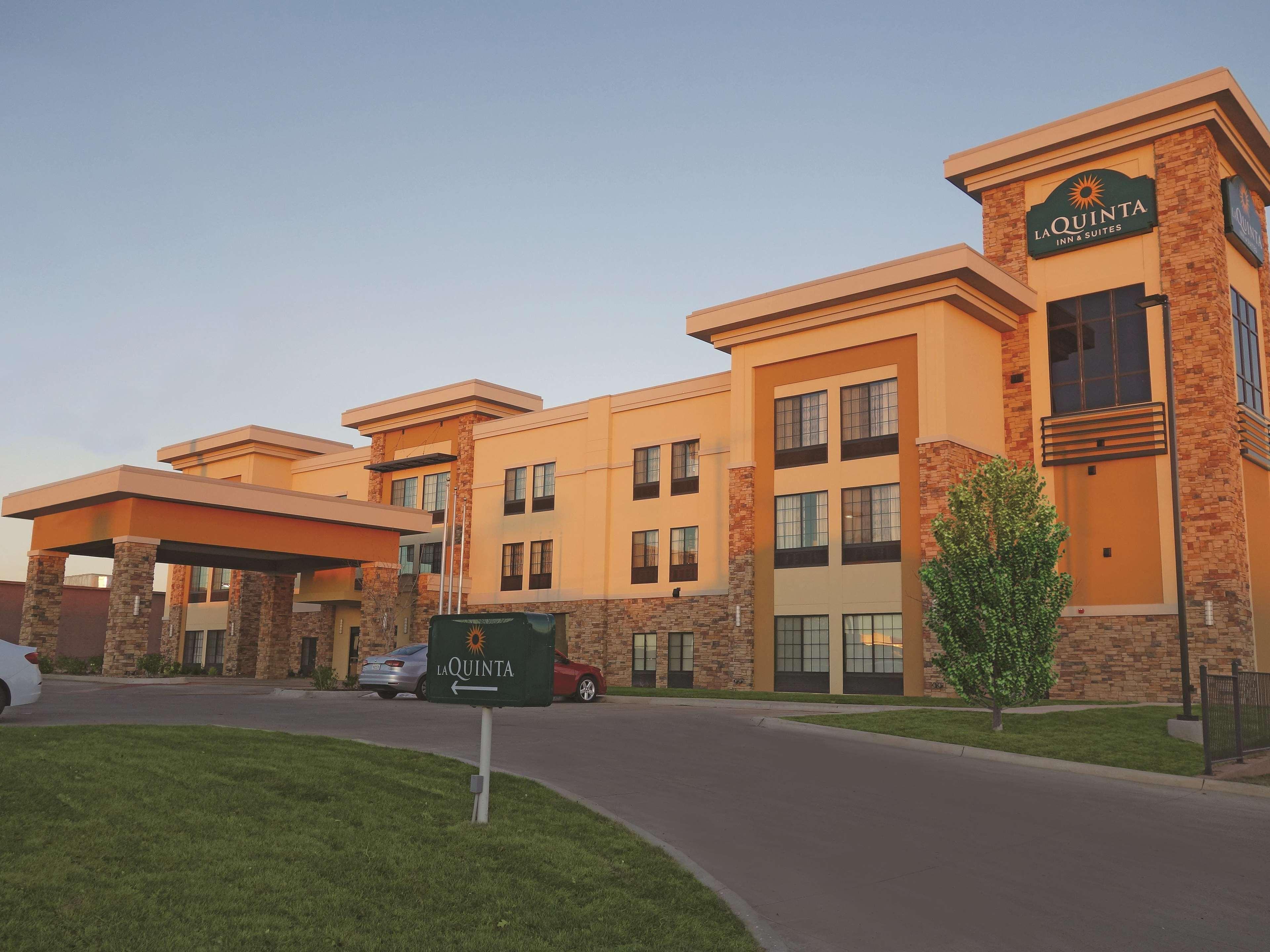 Hotel La Quinta By Wyndham Pampa Zewnętrze zdjęcie