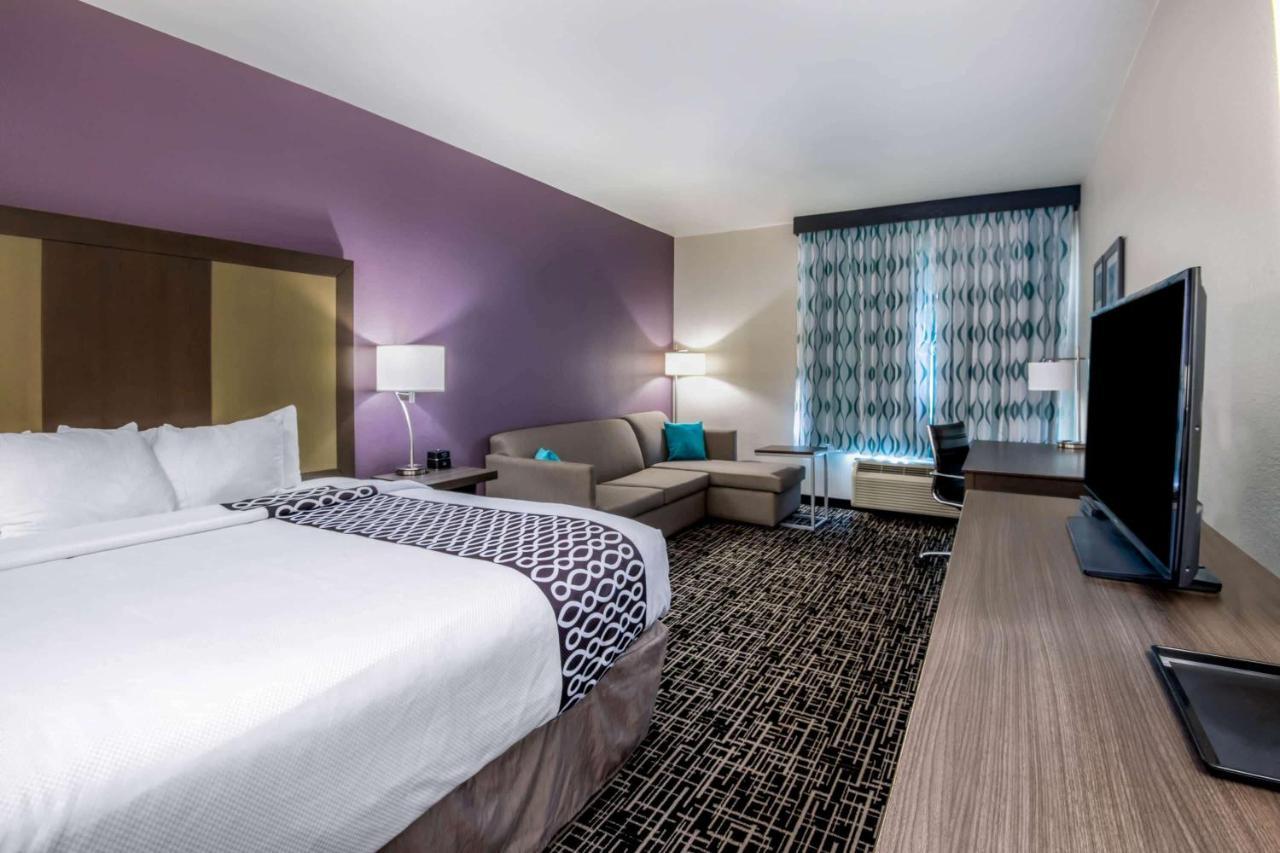 Hotel La Quinta By Wyndham Pampa Zewnętrze zdjęcie